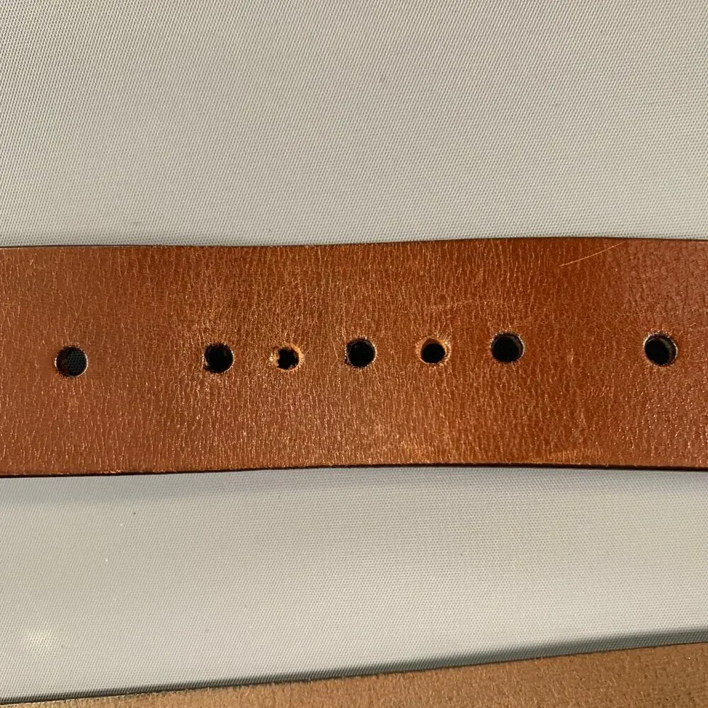 SALVATORE FERRAGAMO Size 33 Brown Leather Belt